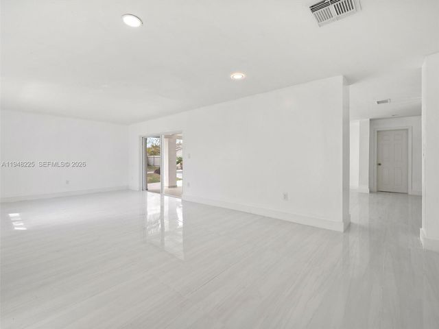 13841 SW 17th Ter, Miami, FL 33175