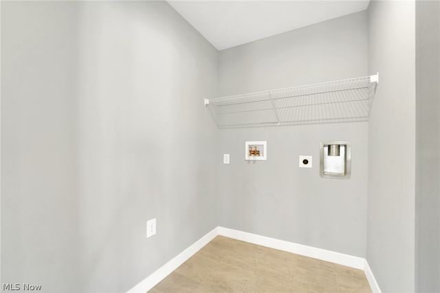 113 W Spring Drive, Elyria, OH 44035
