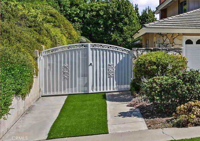 5062 W Knoll Drive, Yorba Linda, CA 92886
