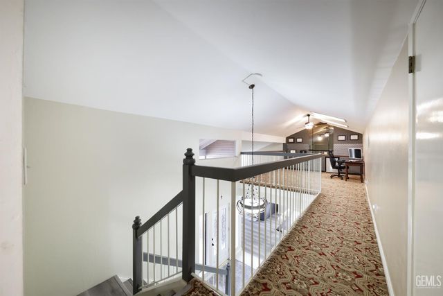 2000 Ashe Road 18, Bakersfield, CA 93309