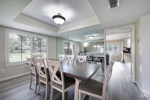 2000 Ashe Road 18, Bakersfield, CA 93309