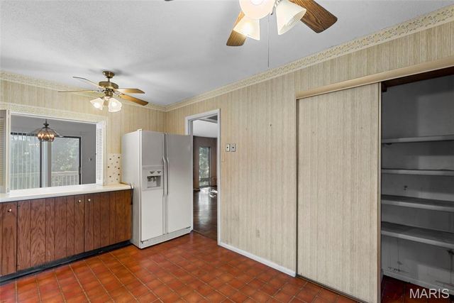 11054 Thousand Oaks Drive, St Louis, MO 63136