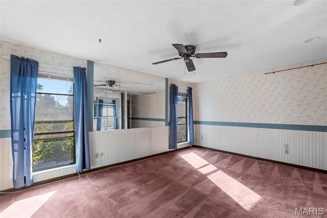 11054 Thousand Oaks Drive, St Louis, MO 63136