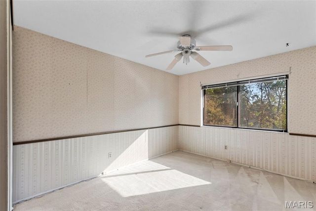 11054 Thousand Oaks Drive, St Louis, MO 63136