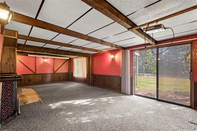 11054 Thousand Oaks Drive, St Louis, MO 63136