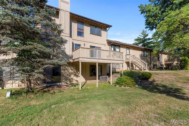 11054 Thousand Oaks Drive, St Louis, MO 63136