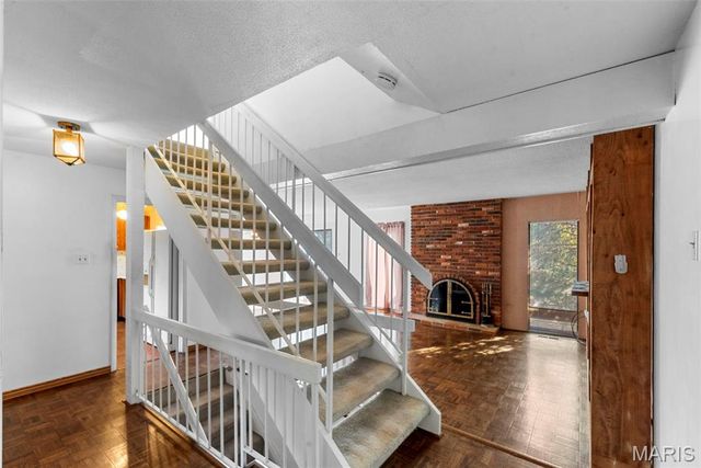 11054 Thousand Oaks Drive, St Louis, MO 63136