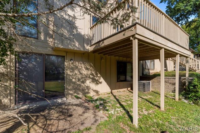 11054 Thousand Oaks Drive, St Louis, MO 63136