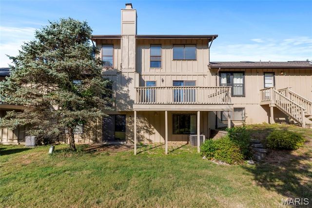 11054 Thousand Oaks Drive, St Louis, MO 63136