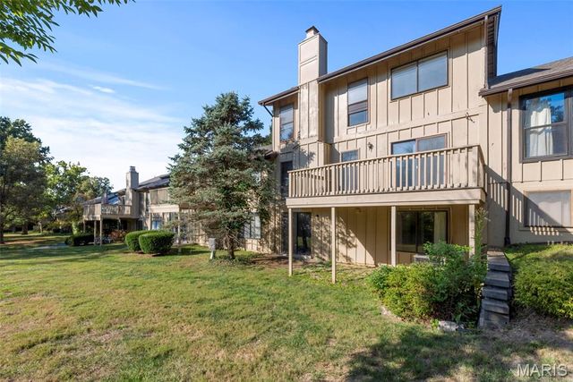 11054 Thousand Oaks Drive, St Louis, MO 63136