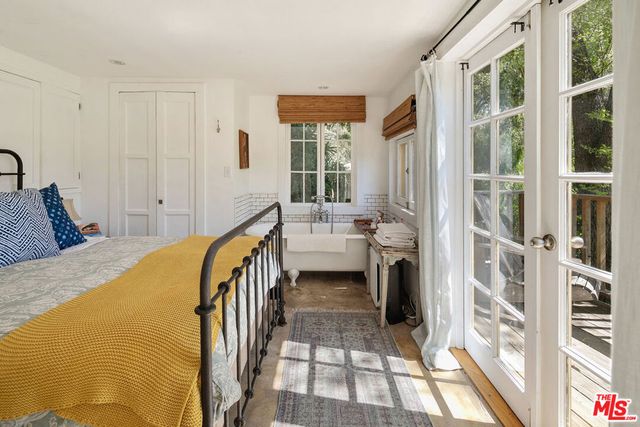 913 A FERNWOOD PACIFIC Drive, Topanga, CA 90290