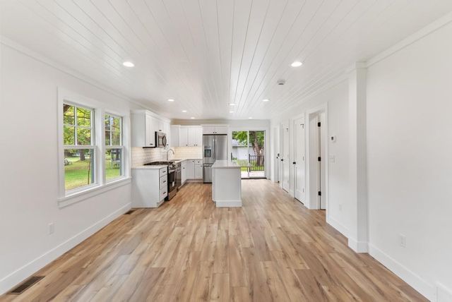 1205 State Street, Charlevoix, MI 49720