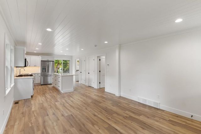 1205 State Street, Charlevoix, MI 49720