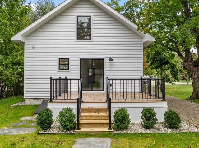 1205 State Street, Charlevoix, MI 49720