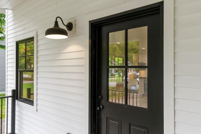 1205 State Street, Charlevoix, MI 49720