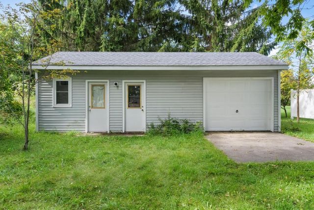 1205 State Street, Charlevoix, MI 49720