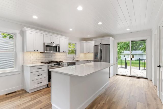 1205 State Street, Charlevoix, MI 49720