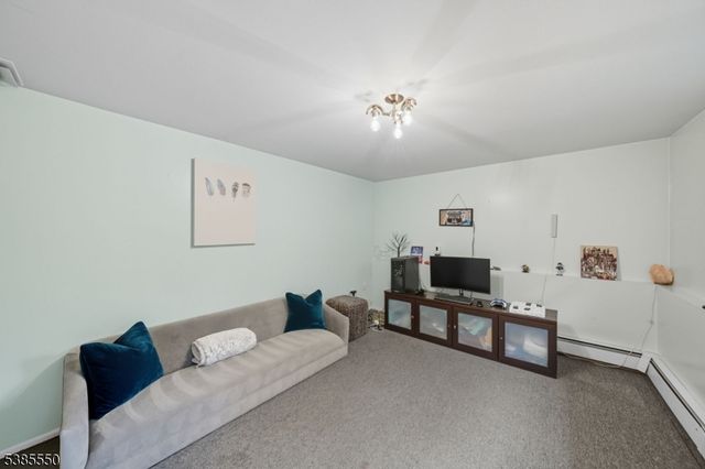 16 Seneca Trl, Randolph Twp., NJ 07869