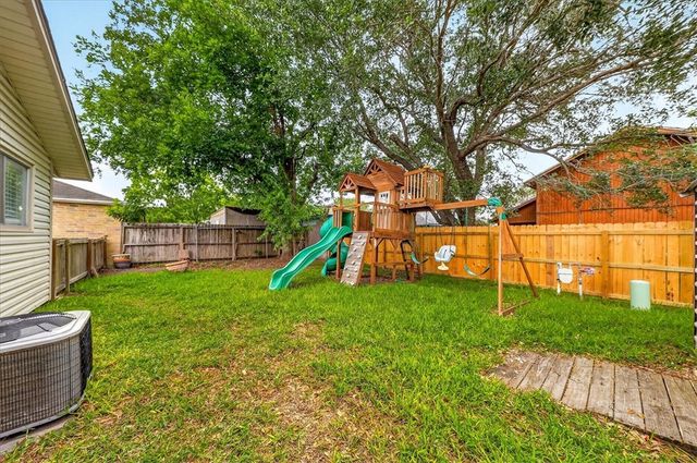 6750 Heavens Gate Dr, Corpus Christi, TX 78413