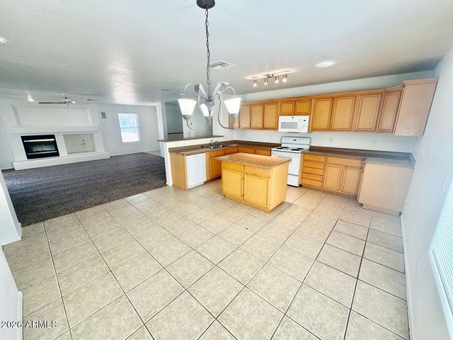 2106 W Alta Vista Road, Phoenix, AZ 85041