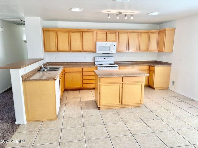 2106 W Alta Vista Road, Phoenix, AZ 85041
