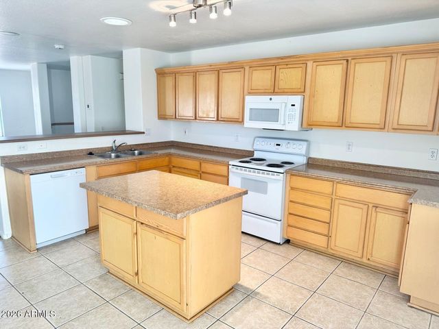 2106 W Alta Vista Road, Phoenix, AZ 85041