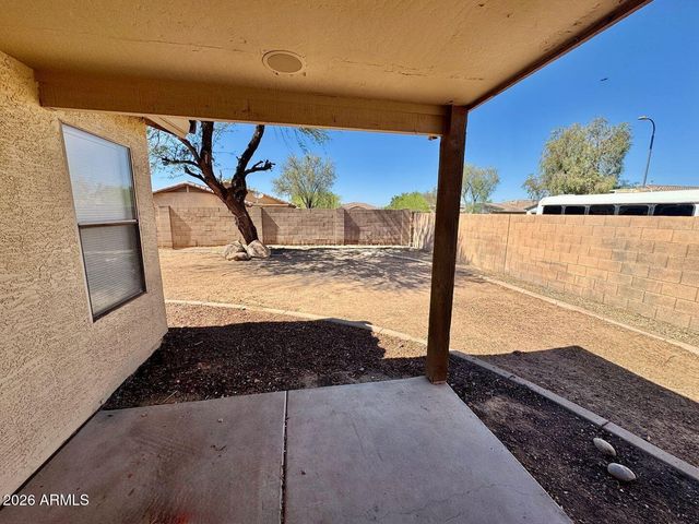 2106 W Alta Vista Road, Phoenix, AZ 85041