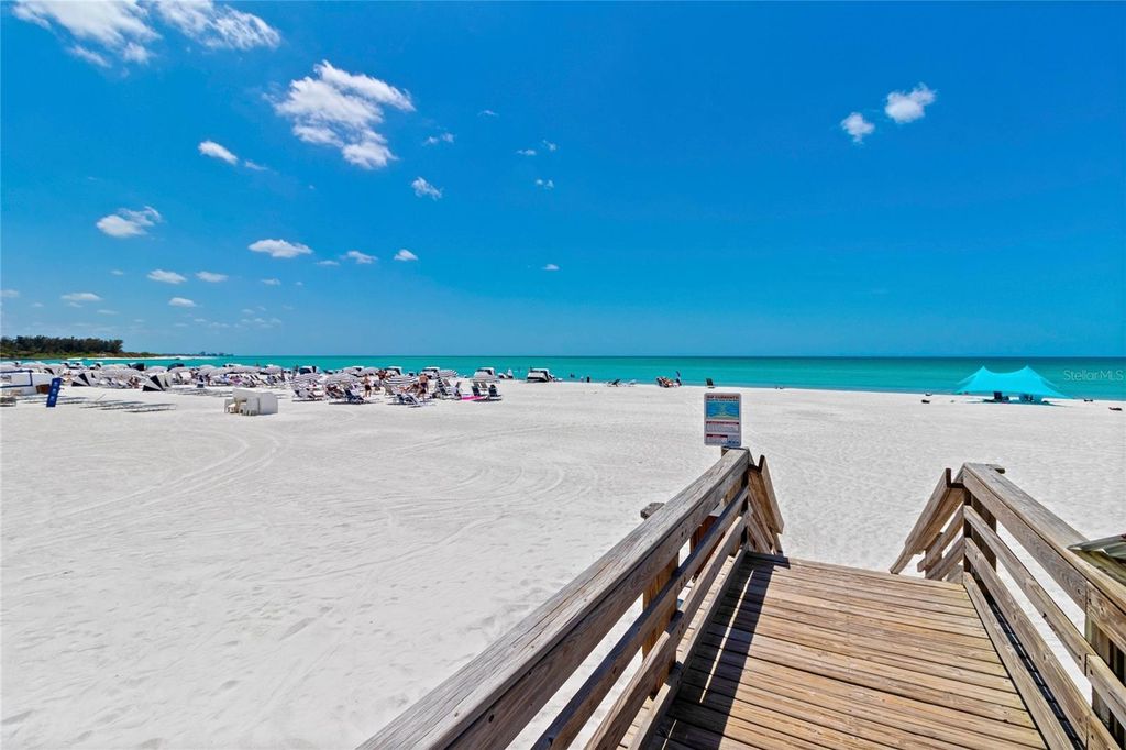 Image 24 of property listing at 225 SANDS POINT ROAD 7101, Longboat Key, FL 34228