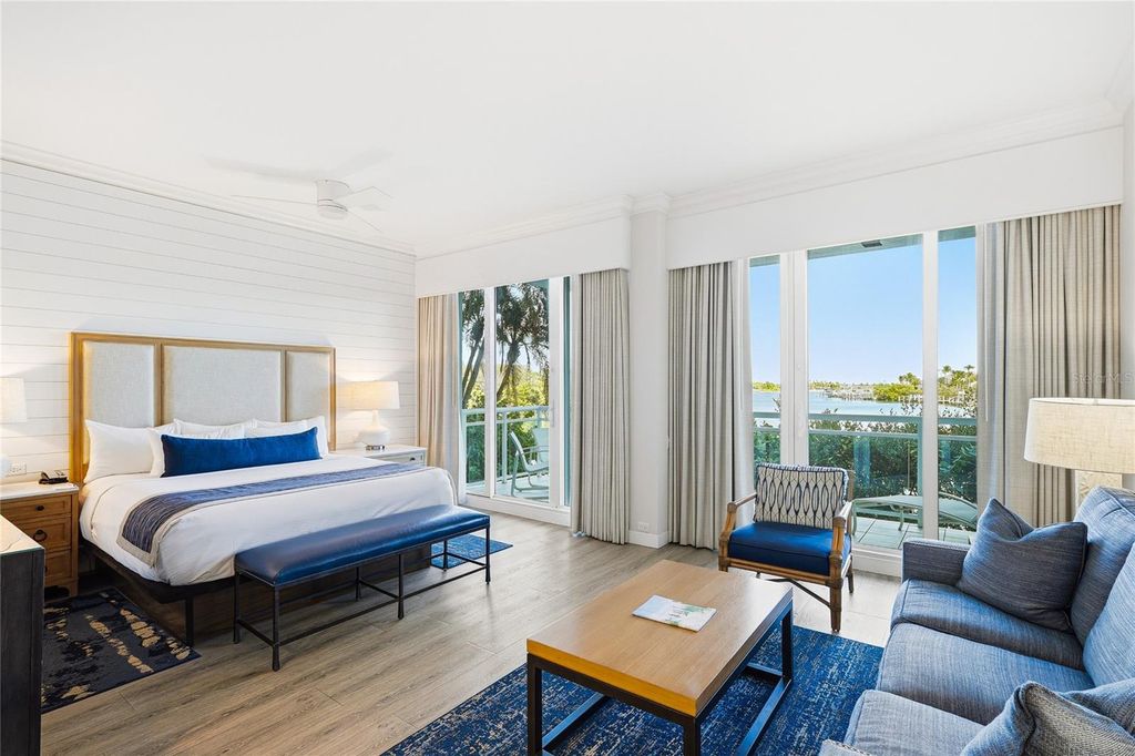 Image 4 of property listing at 225 SANDS POINT ROAD 7101, Longboat Key, FL 34228