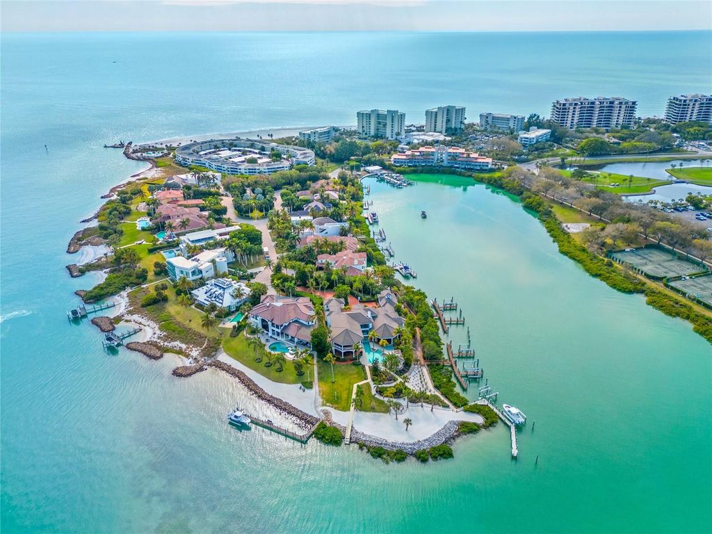 Image 37 of property listing at 225 SANDS POINT ROAD 7101, Longboat Key, FL 34228