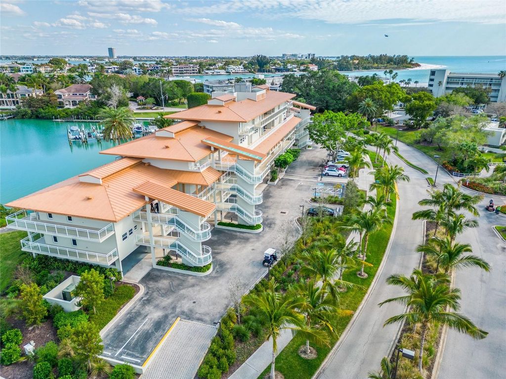 Image 43 of property listing at 225 SANDS POINT ROAD 7101, Longboat Key, FL 34228