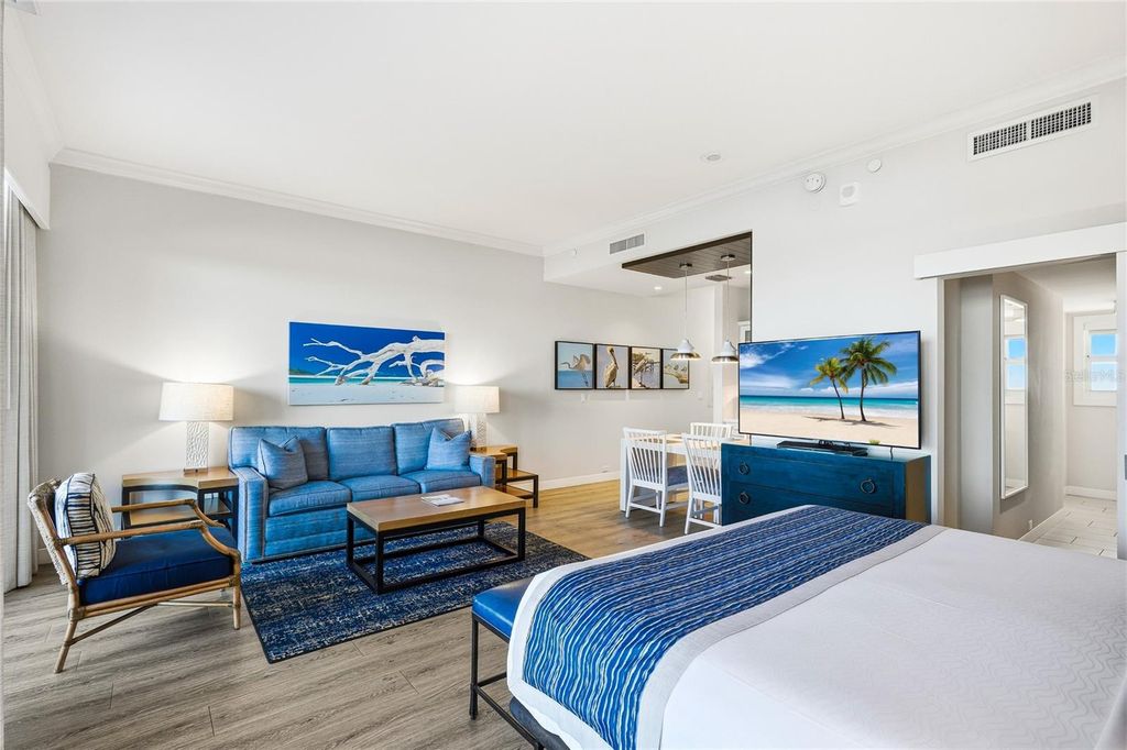 Image 7 of property listing at 225 SANDS POINT ROAD 7101, Longboat Key, FL 34228