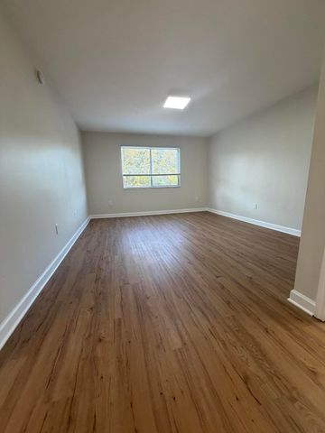 5031 Wiles Road 203, Coconut Creek, FL 33073