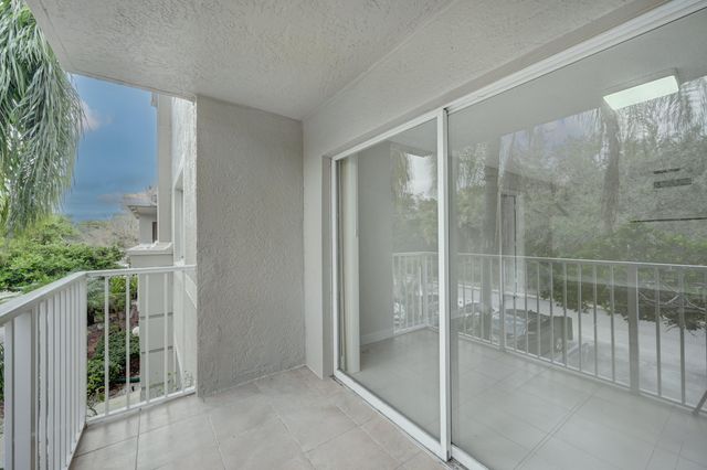 5031 Wiles Road 203, Coconut Creek, FL 33073