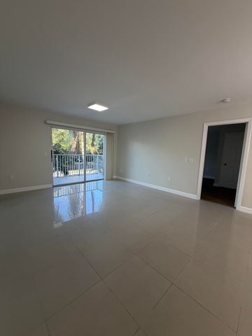 5031 Wiles Road 203, Coconut Creek, FL 33073