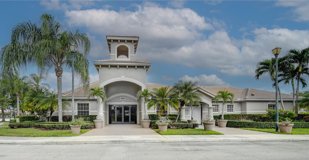 5031 Wiles Road 203, Coconut Creek, FL 33073