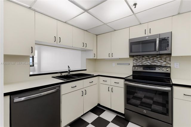 2555 Collins Avenue 2406, Miami Beach, FL 33140