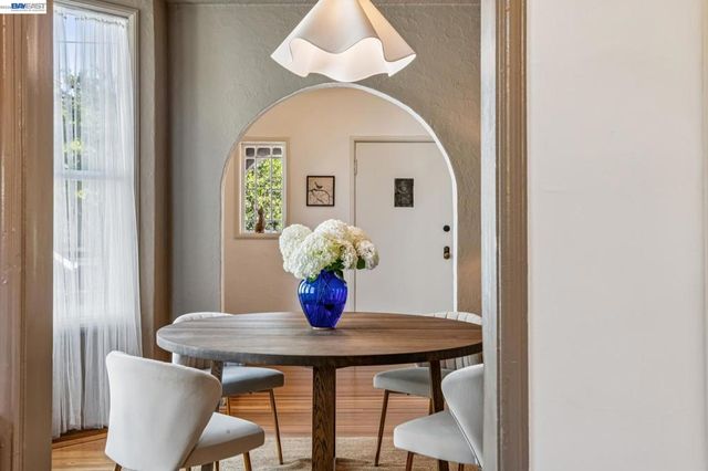 467 Santa Clara Ave, Alameda, CA 94501
