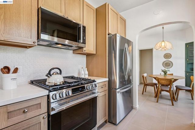 467 Santa Clara Ave, Alameda, CA 94501