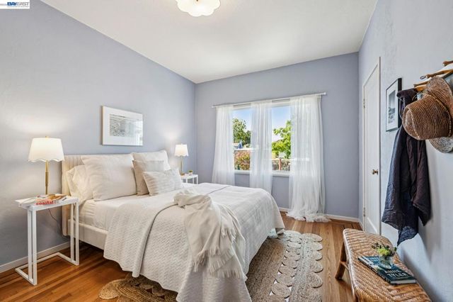 467 Santa Clara Ave, Alameda, CA 94501