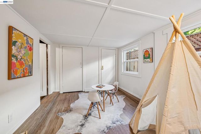 467 Santa Clara Ave, Alameda, CA 94501