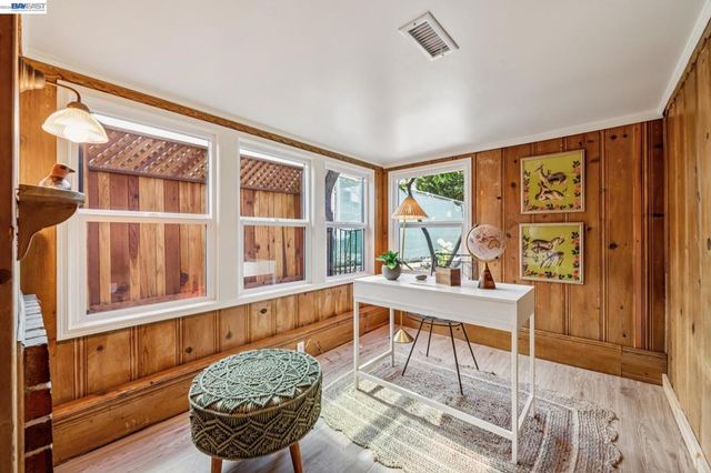 467 Santa Clara Ave, Alameda, CA 94501