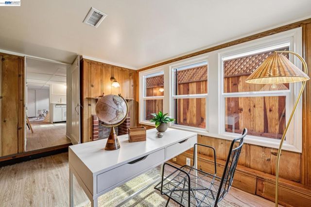 467 Santa Clara Ave, Alameda, CA 94501