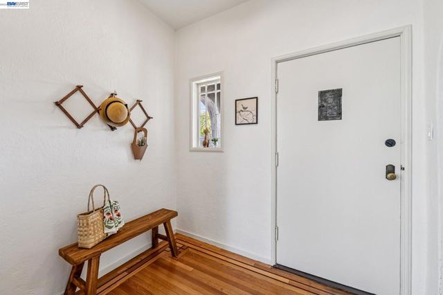 467 Santa Clara Ave, Alameda, CA 94501