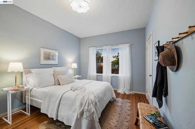 467 Santa Clara Ave, Alameda, CA 94501