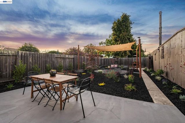 467 Santa Clara Ave, Alameda, CA 94501