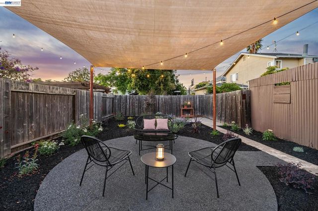 467 Santa Clara Ave, Alameda, CA 94501
