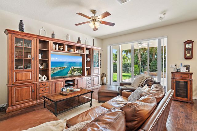 102 Crab Cay Way, Jupiter, FL 33458