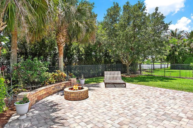 102 Crab Cay Way, Jupiter, FL 33458