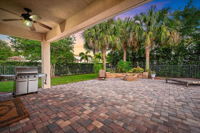 102 Crab Cay Way, Jupiter, FL 33458